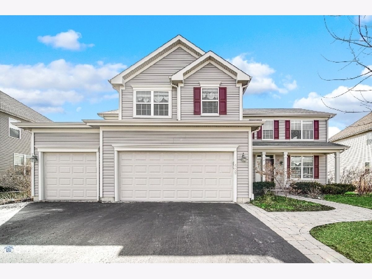 Homes Sold Prairie Trail Lake Villa Illinois, 468 Sandlewood