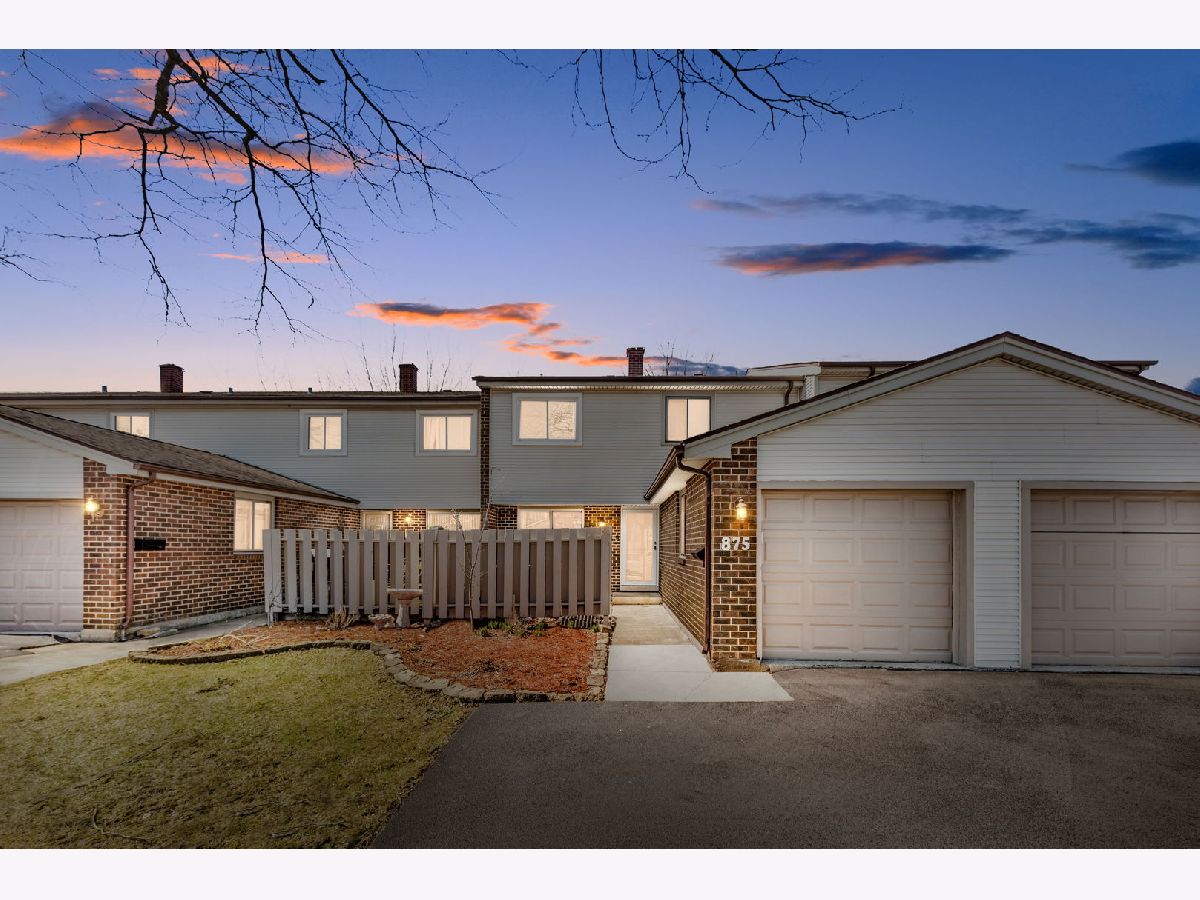 Townhomes Sold Russet Oaks University Park Illinois, 875 Greenbriar