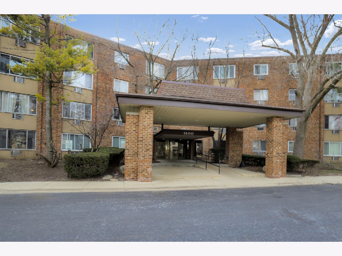 Moon Lake Village Hoffman Estates IL, Condos & Townhomes & Homes For