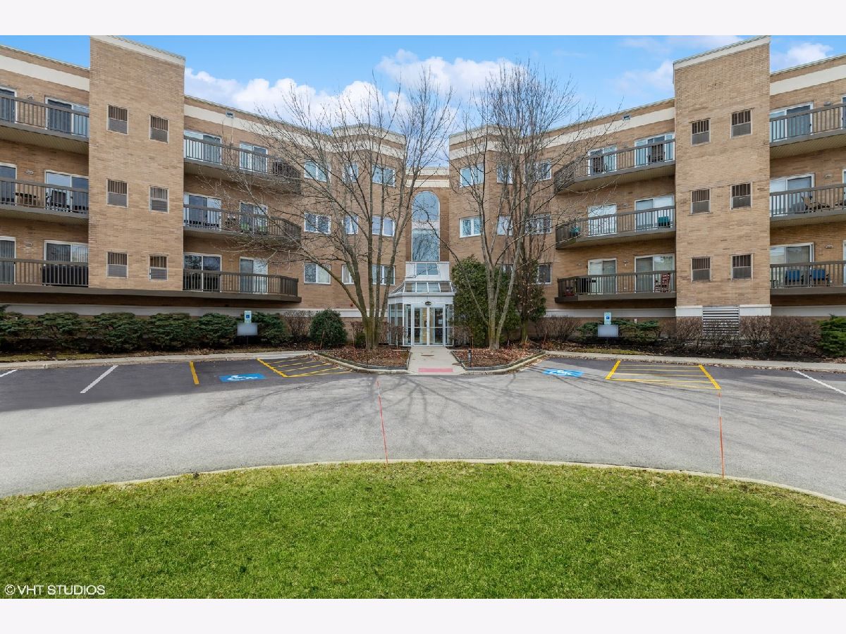 Condominiums & Homes Sold Manchester Green Buffalo Grove Illinois, 140 Manchester