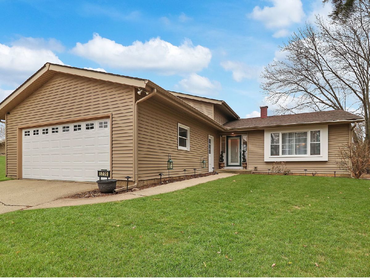 Homes Sold Fox Ridge Mchenry Illinois, 5209 Wellington