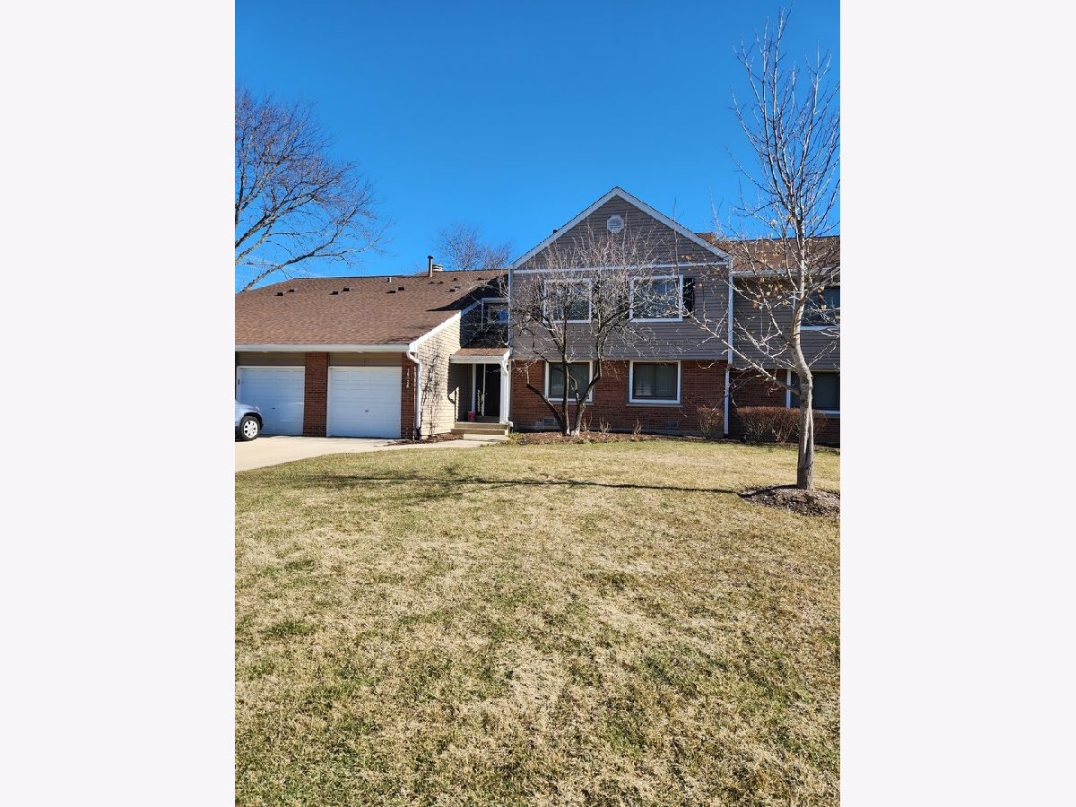 Townhomes & Condos & Homes Sold Hidden Lake Buffalo Grove Illinois, 122 Morningside