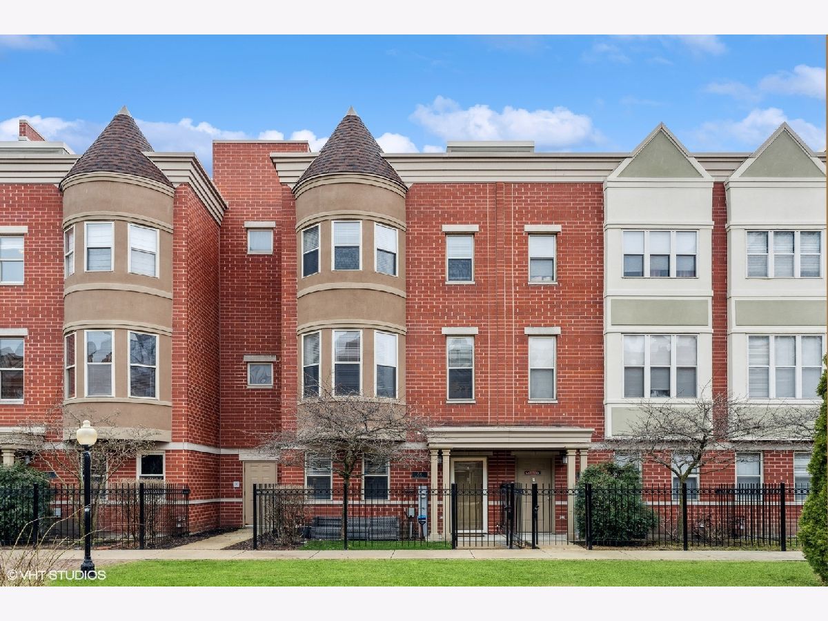 Townhomes & Condos & Homes Rented North Town Village Chicago Illinois, 716 Eastman
