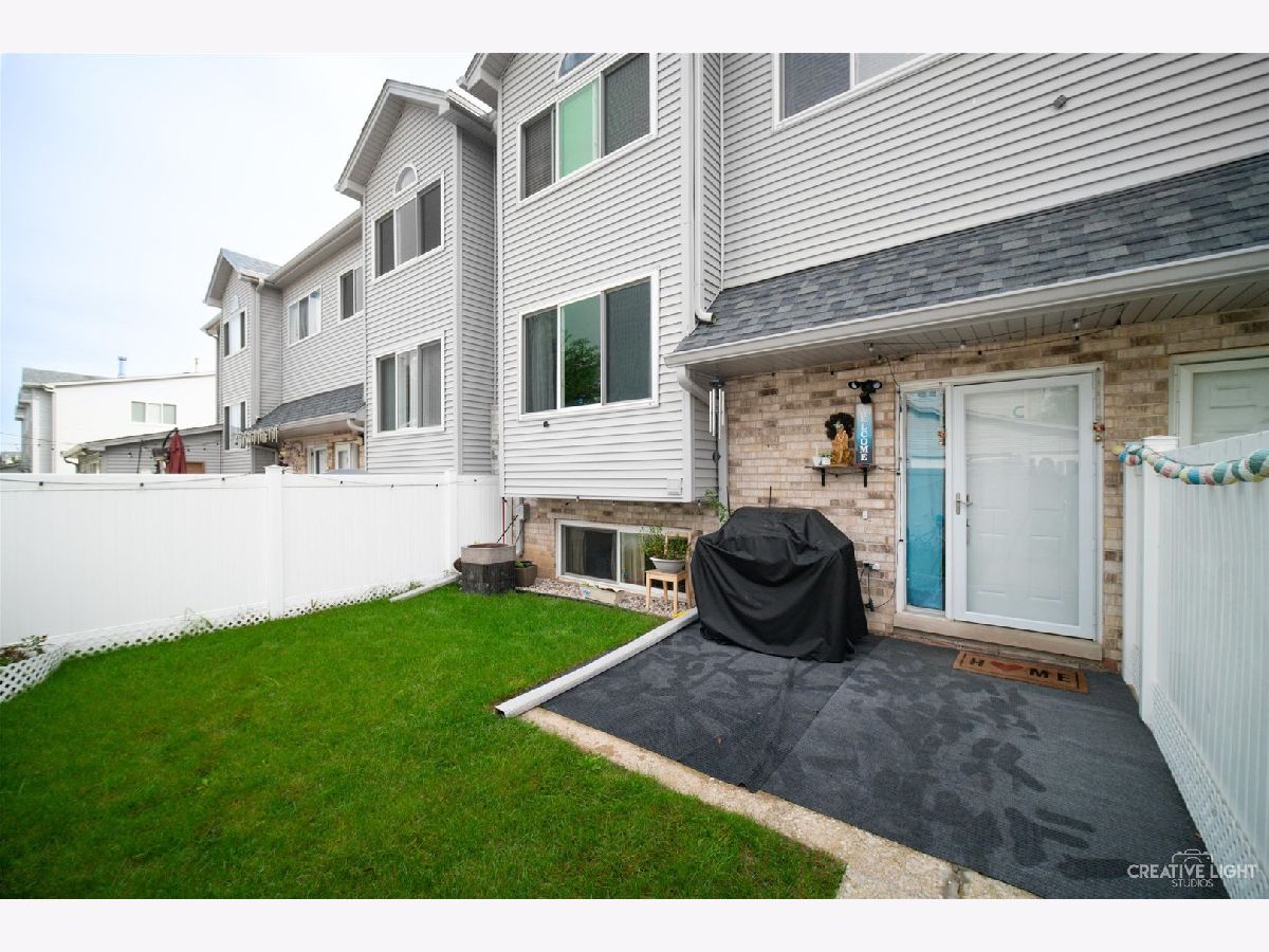 Townhomes & Condos Rented Fox Chase Aurora Illinois, 381 Park Ridge
