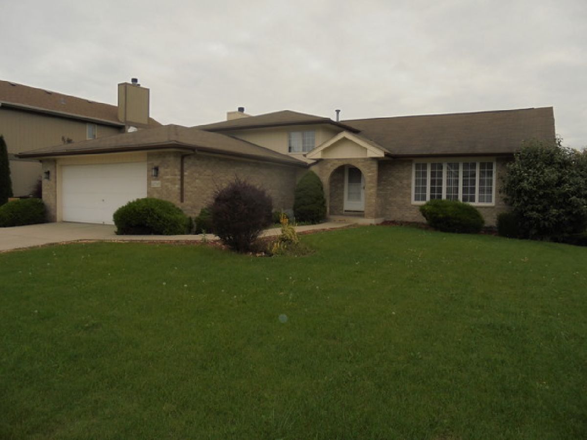 Homes Rented Falcon Crest Richton Park Illinois, 22745 Lawndale