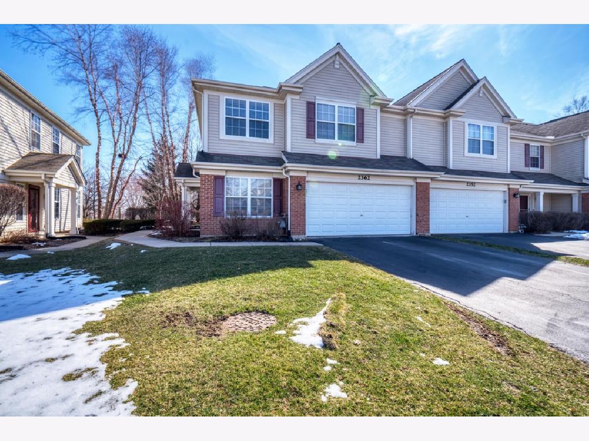 Townhomes & Condos Rented Coventry Lake In The Hills Illinois, 2362 Claremont