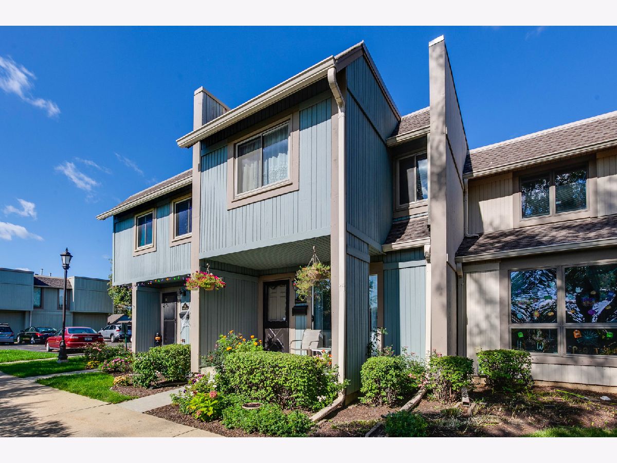 Townhomes Sold Quail Creek Grayslake Illinois, 559 Pheasant