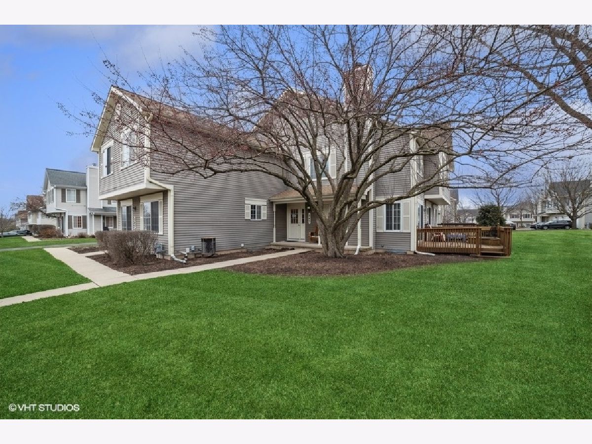 Townhomes & Condos Sold Carriage Homes Of Concord South Elgin Illinois, 345 Collins