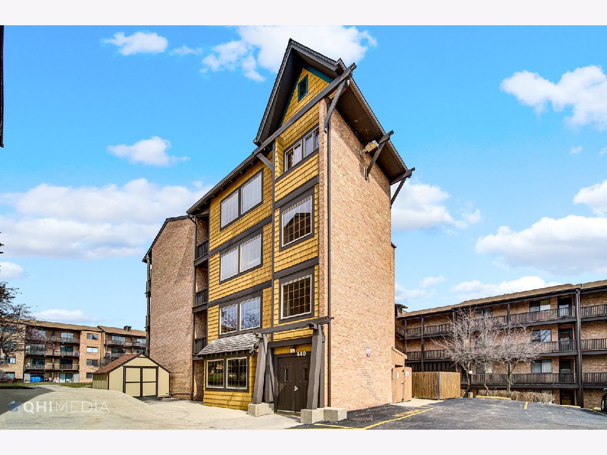 Condominiums Sold Harbour Club Wauconda Illinois, 440 Main