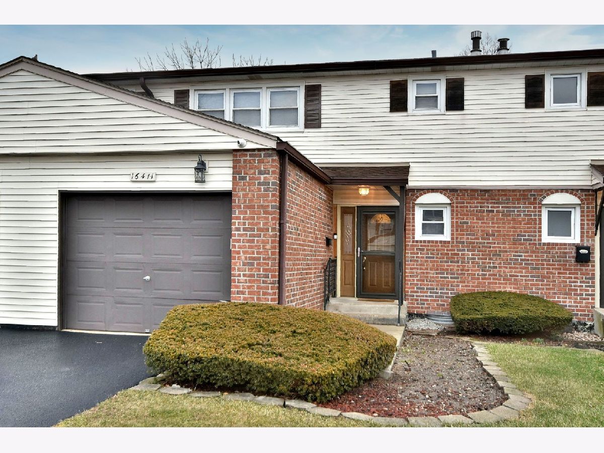 Townhomes & Condos & Homes Sold Brementowne Villas Tinley Park Illinois, 16411 Oxford