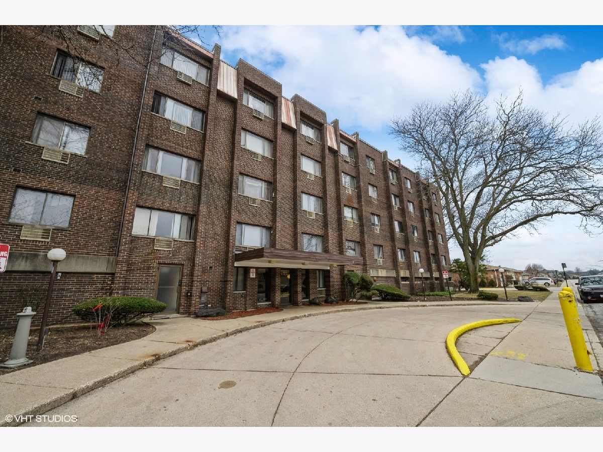 Condominiums Sold Pueblo Commons Chicago Illinois, 8455 Leland