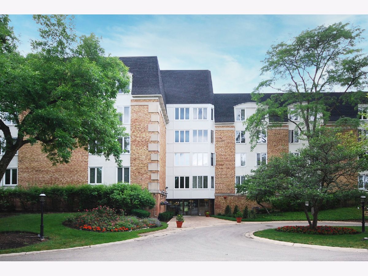Cambridge On The Lake Buffalo Grove IL, Condominiums For Sale & For