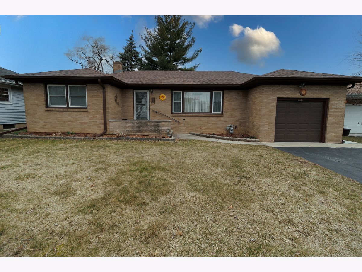Homes Sold Kelvin Grove Lockport Illinois, 1221 Grandview