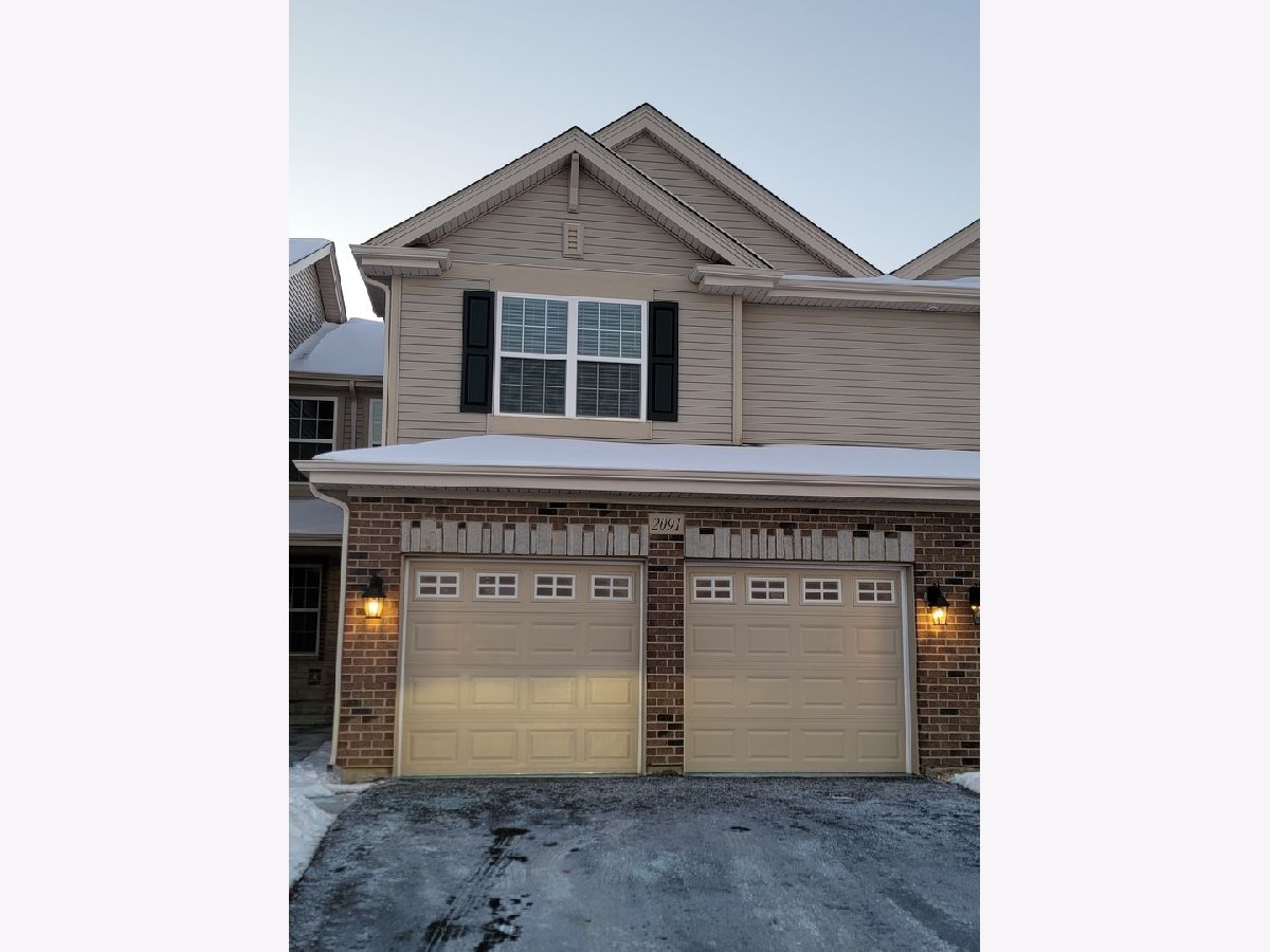Townhomes Rented Deerbrook Place Aurora Illinois, 2091 Canyon Creek