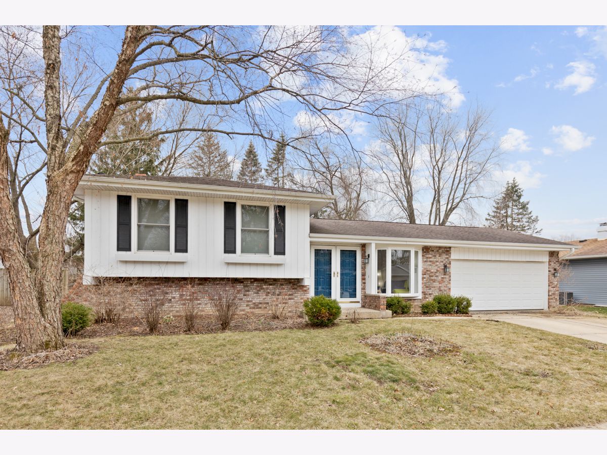 Homes & Condos & Townhomes Sold College Park Elgin Illinois, 2065 Harvard