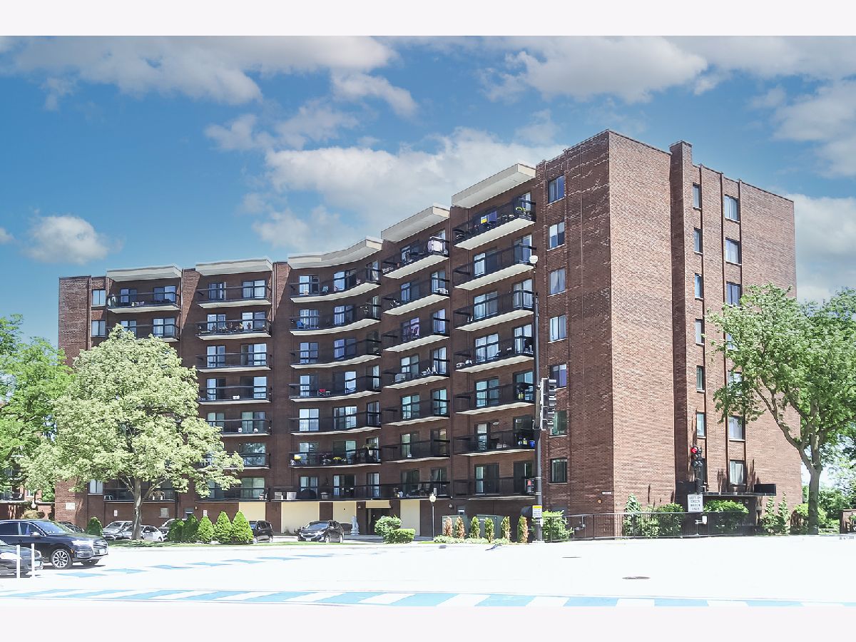 Condominiums Sold Landmark Des Plaines Illinois, 711 Des Plaines River