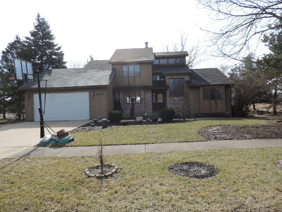 Homes & Condos & Townhomes Sold Whispering Meadows Crest Hill Illinois, 2305 Manico