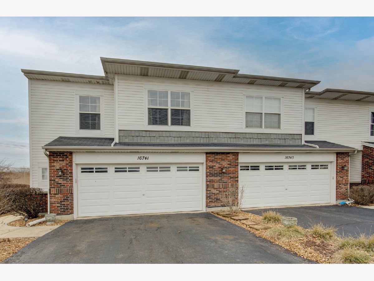 Townhomes & Homes Sold Arbor Creek Plainfield Illinois, 16741 Hazelwood
