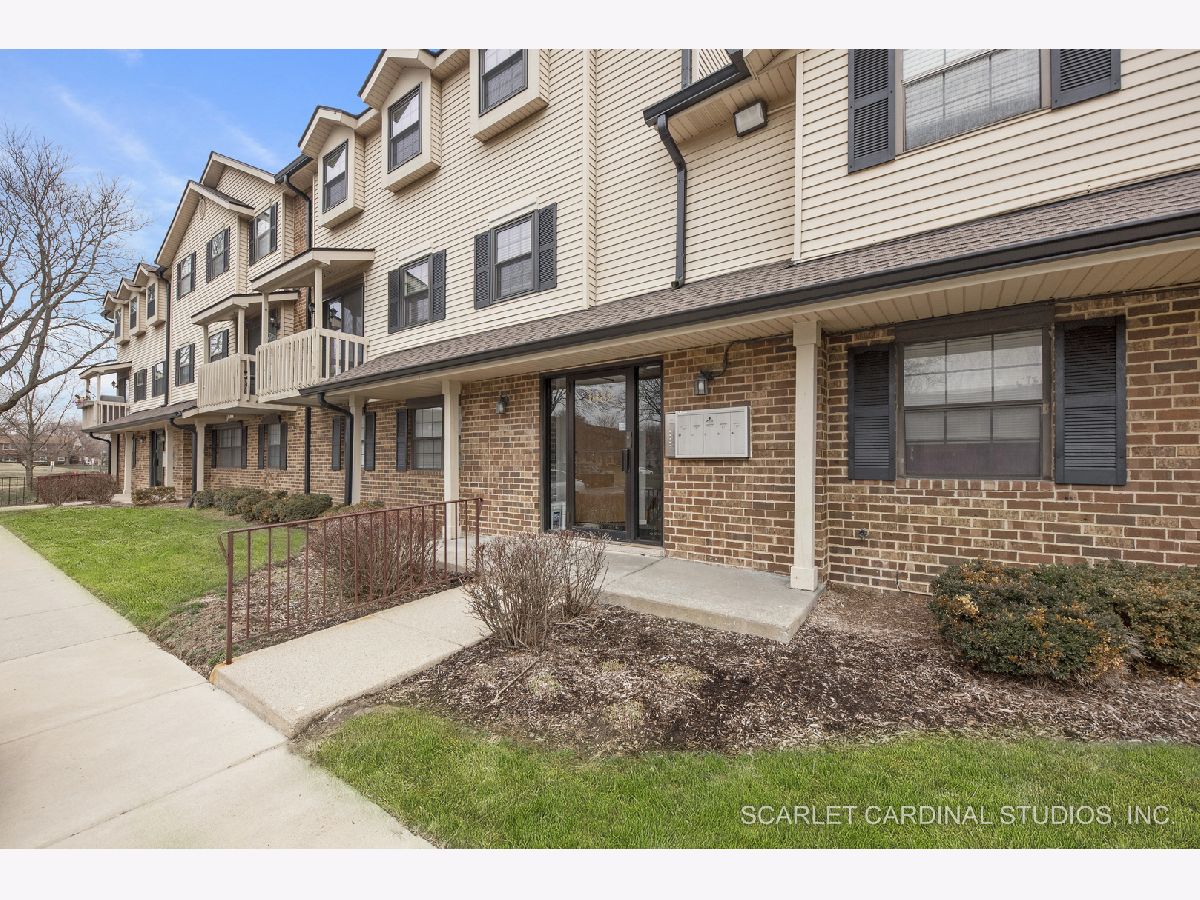 Condos & Townhomes Rented Jefferson West Naperville Illinois, 1482 Jefferson
