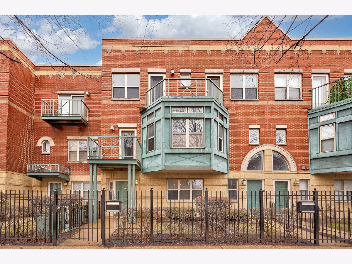 Townhomes & Condos Sold Shakespeare Court Chicago Illinois, 1132 46th
