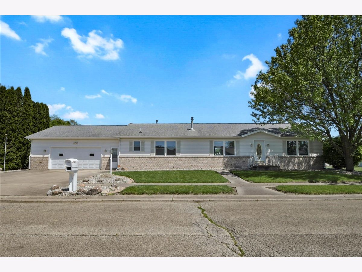 Homes Sold Rolling Acres Rantoul Illinois, 1208 Lancaster