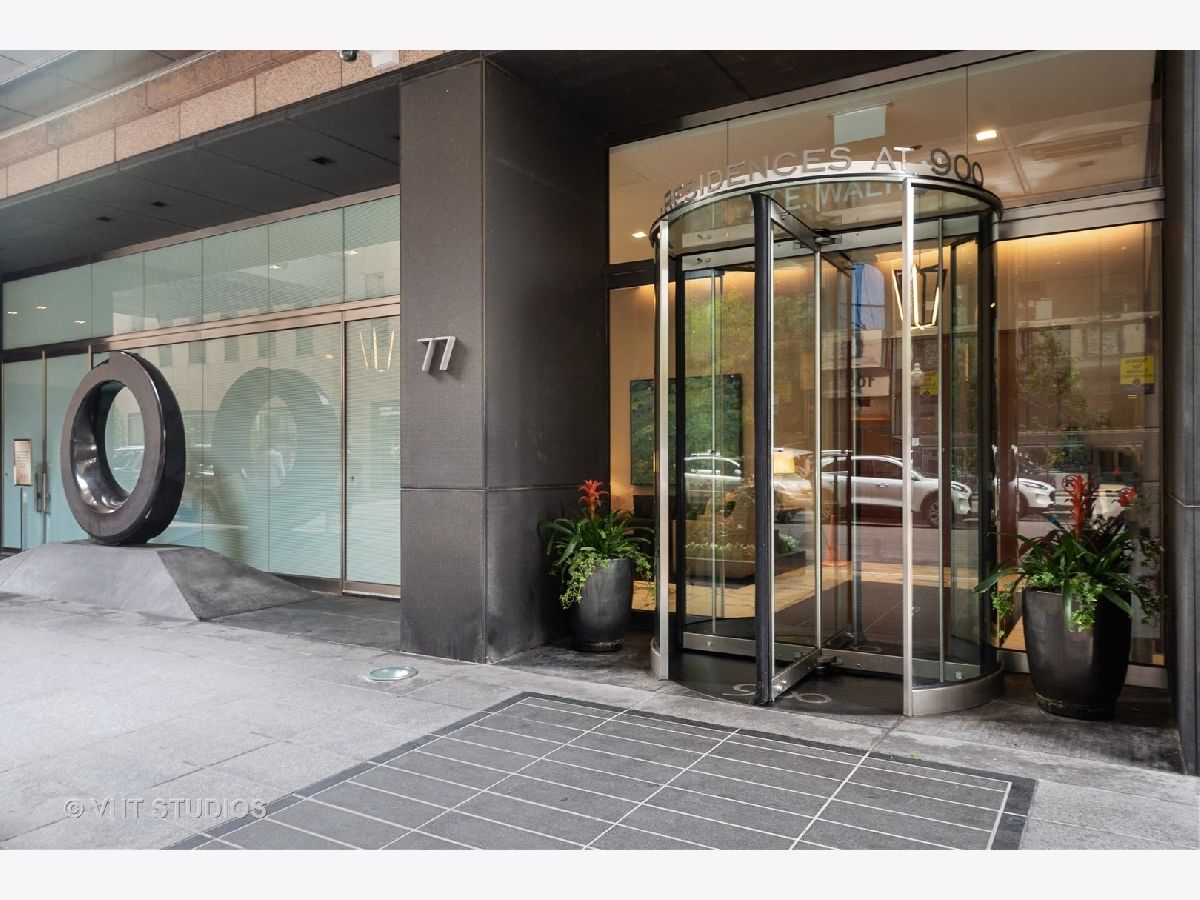 Condominiums Sold Bloomingdales Chicago Illinois, 77 Walton