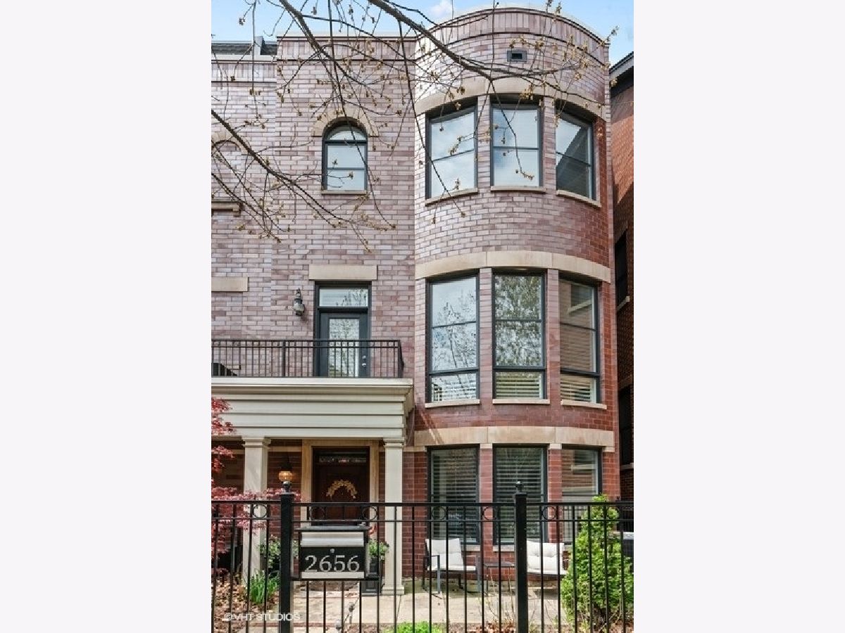 Townhomes & Homes Sold Hartland Park Chicago Illinois, 2656 Hartland