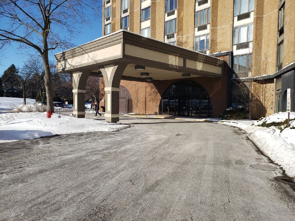 Condominiums Sold Renaissance Towers Palatine Illinois, 1 Renaissance