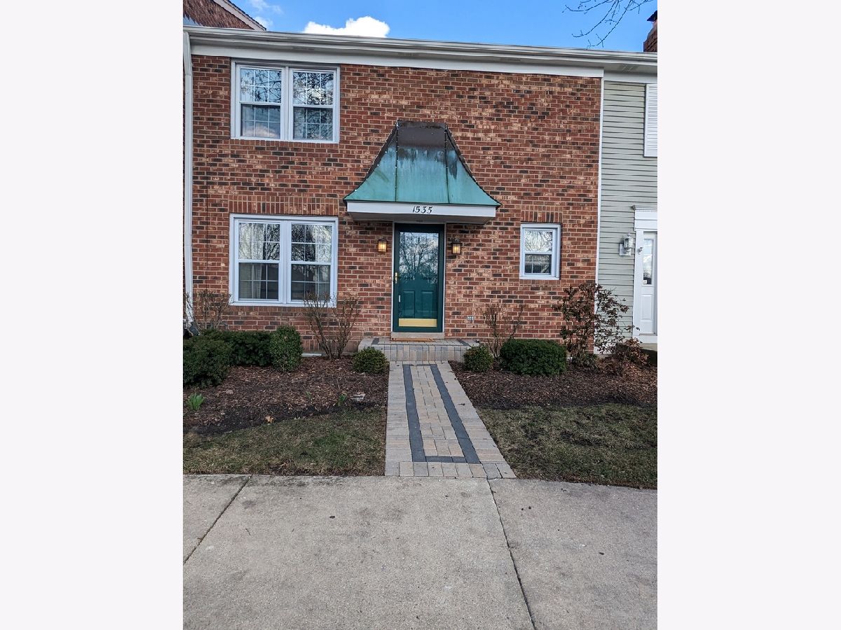 Homes & Condos & Townhomes Rented Cress Creek Naperville Illinois, 1535 Wedgefield