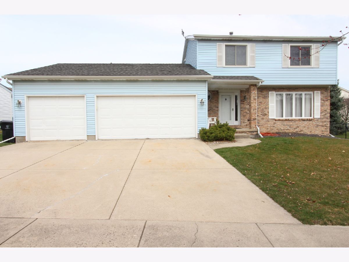 Homes & Condos & Townhomes Sold Highlands Bloomington Illinois, 4 Aberdeen