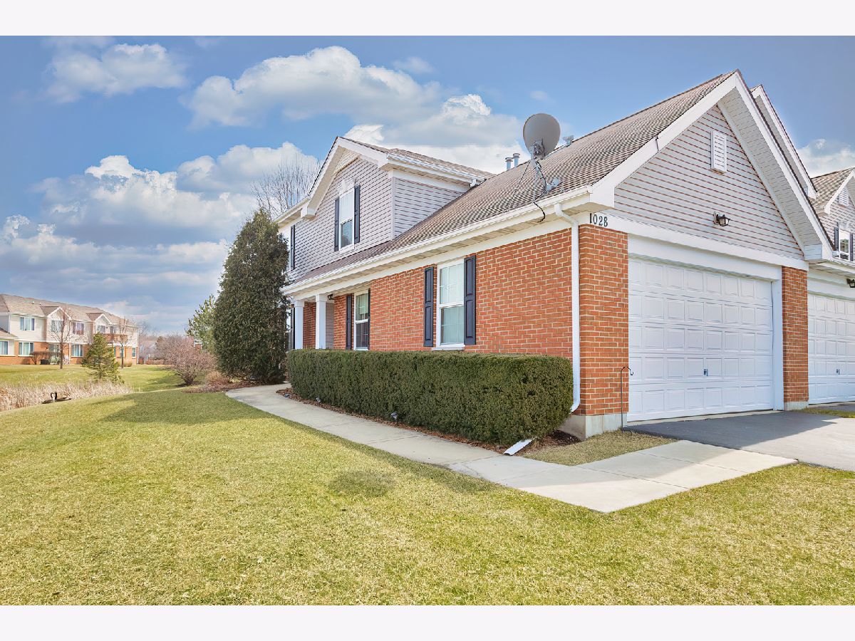 Homes & Townhomes & Condos Rented Legend Lakes Mchenry Illinois, 1028 Draper