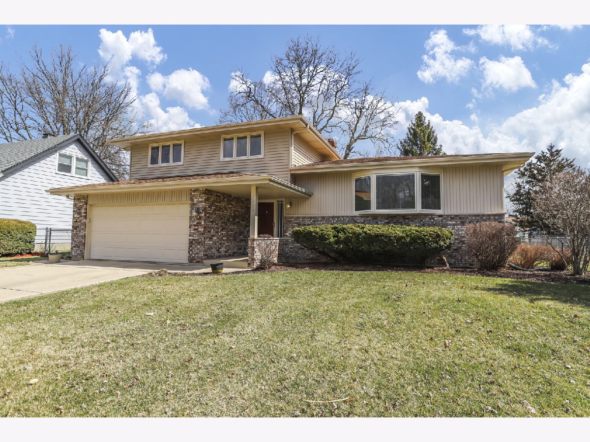 Homes & Condominiums Sold Century Oaks Elgin Illinois, 1235 Lennoxshire