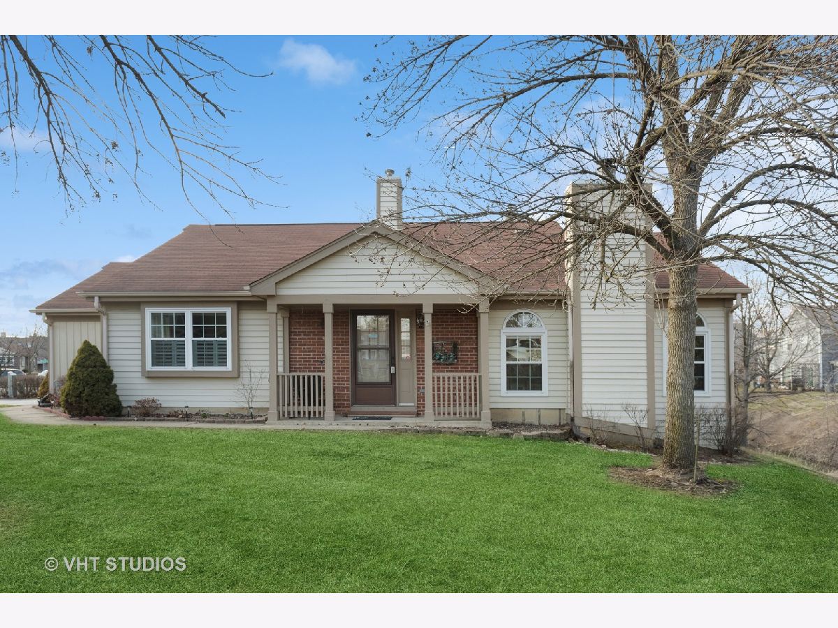 Townhomes Sold Kensington Place Downers Grove Illinois, 6539 Stair