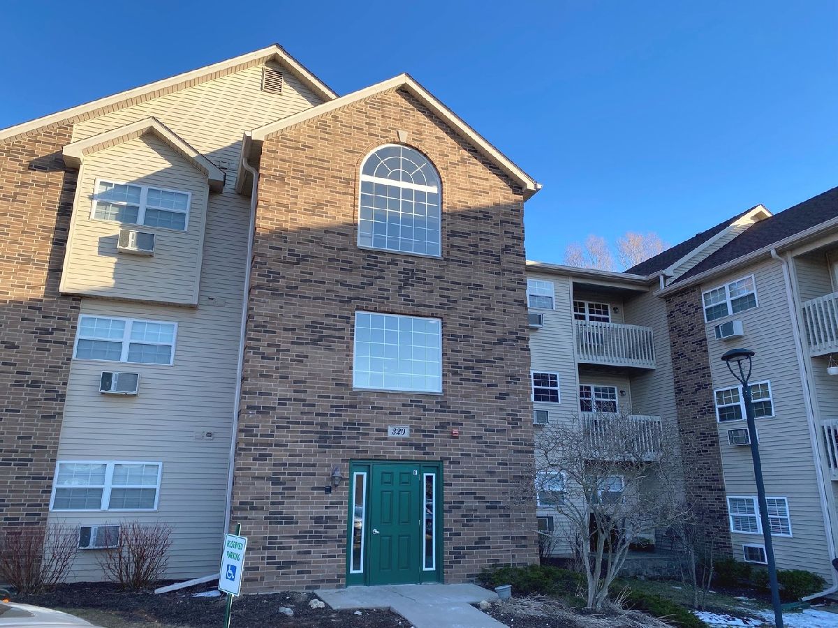 Condominiums Rented Kensington Manor Richmond Illinois, 320 Cunat