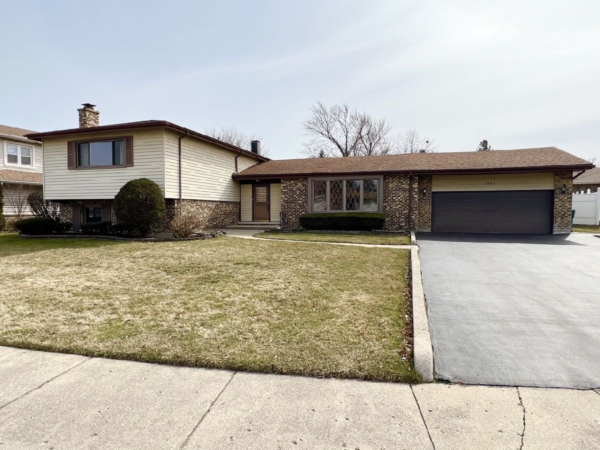 Homes & Condominiums Sold Kings Point Addison Illinois, 1851 Kings Point