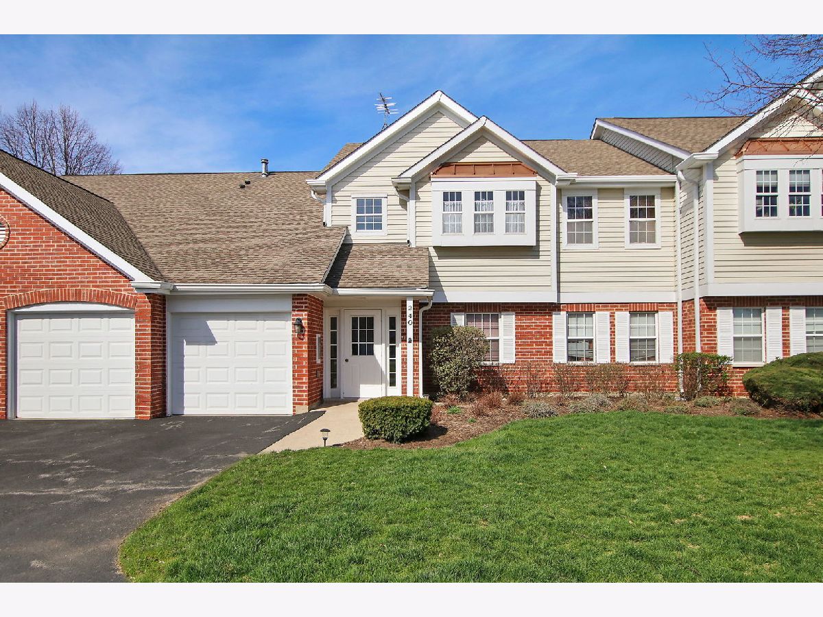 Townhomes & Condos Sold Heatherwood Schaumburg Illinois, 240 Winnsboro