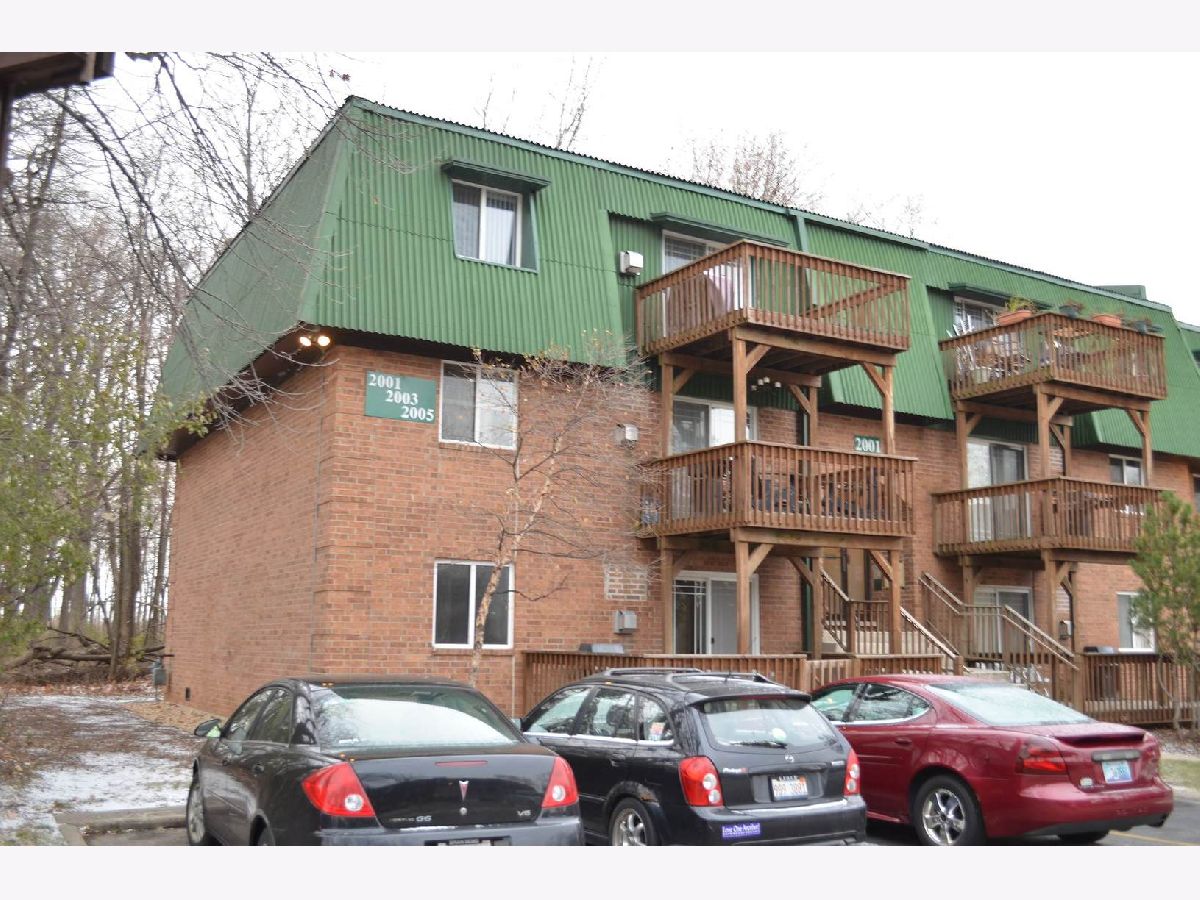 Condominiums Rented Walden Woods Aurora Illinois, 2001 Tall Oaks