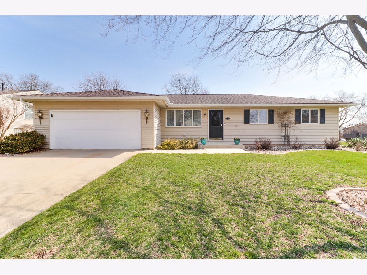 Homes & Condos & Townhomes Sold Parkside Normal Illinois, 122 Sheringham