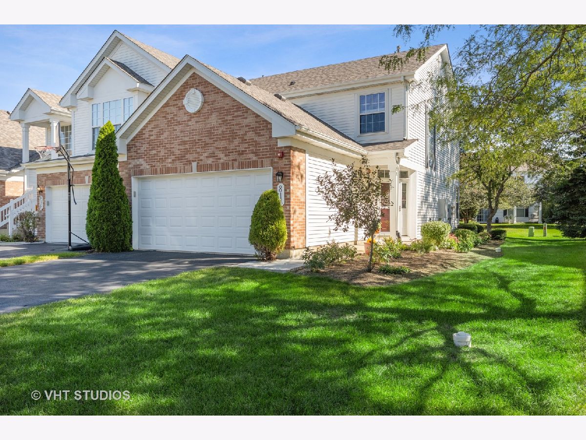 Townhomes Sold Stuarts Crossing St Charles Illinois, 816 Stuarts