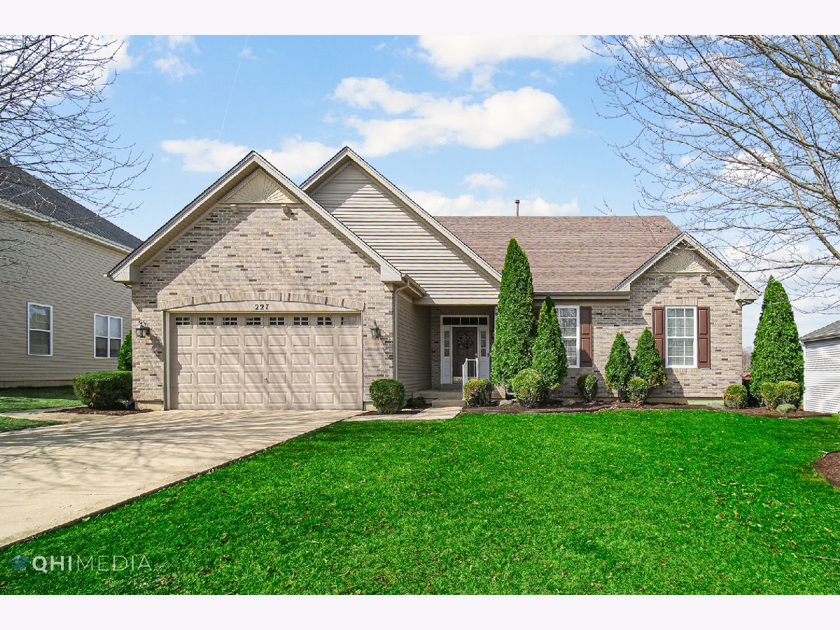 Homes & Townhomes & Condos Sold Windsor West Sugar Grove Illinois, 227 Caledonian
