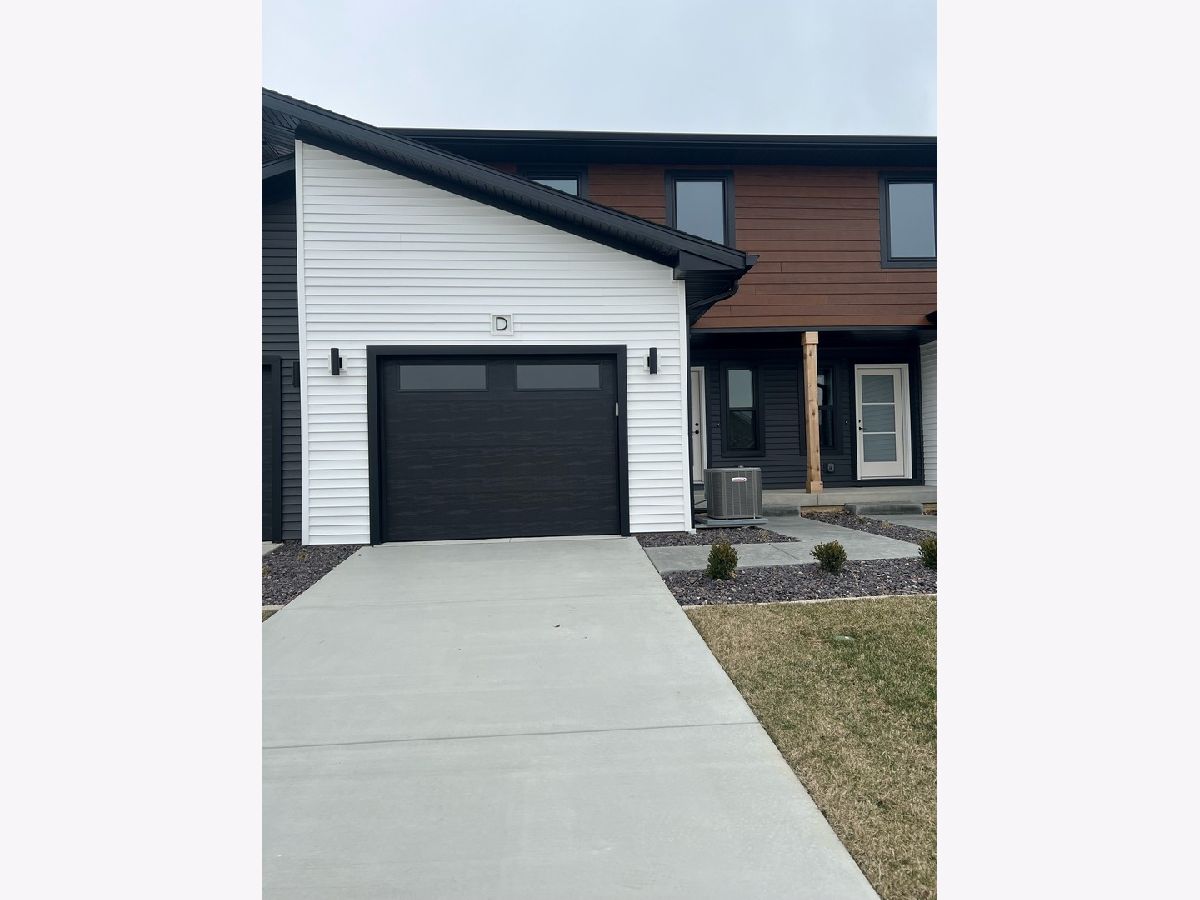 Homes & Condos & Townhomes Sold Vineyards Normal Illinois, 3536 Shepard