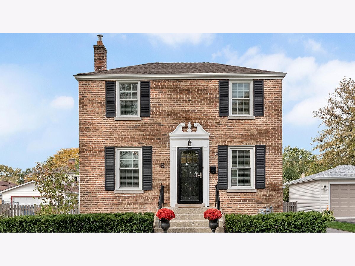 Homes & Condos & Townhomes Sold Blackhawk Heights Clarendon Hills Illinois, 8 Iroquois