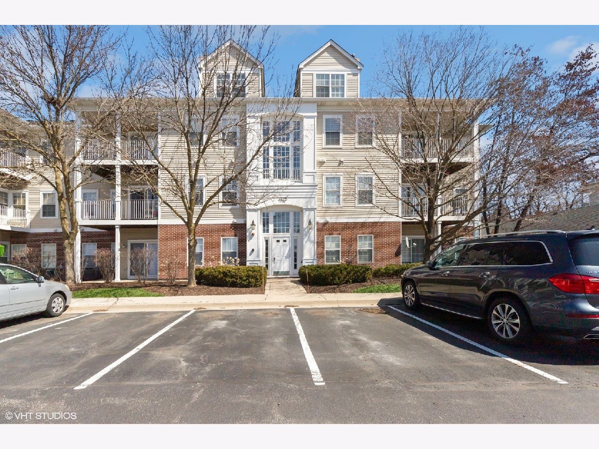 Condominiums Sold Stratford Court Lake Bluff Illinois, 3275 Stratford