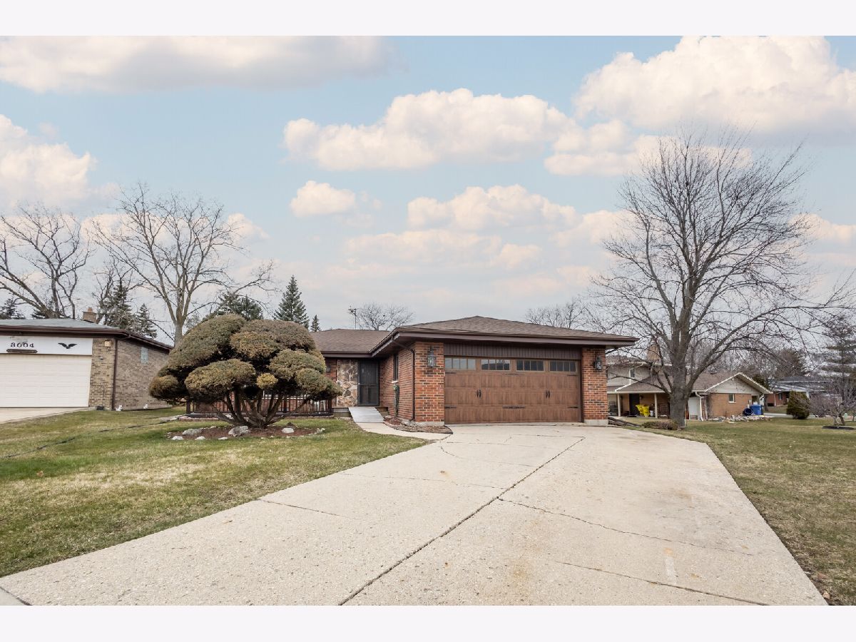 Homes & Townhomes Sold Lake Briarwood Mount Prospect Illinois, 3002 Lynn