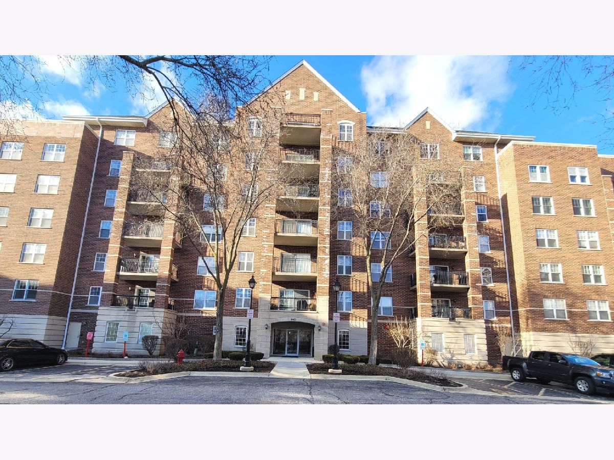 Condos & Townhomes Rented The Groves Of Palatine Palatine Illinois, 440 Mahogany