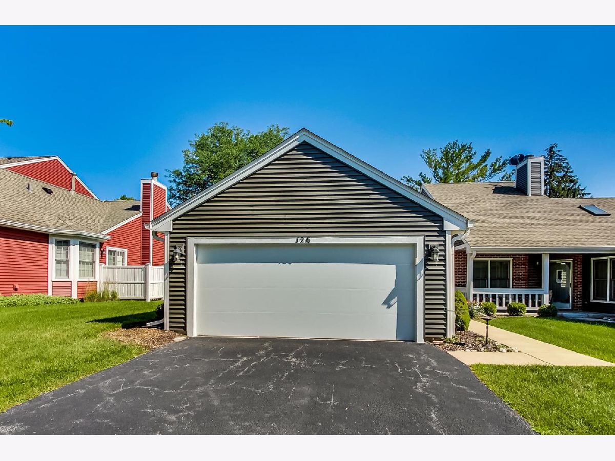 Townhomes Sold Springbrook Villas Bloomingdale Illinois, 126 Melbourne