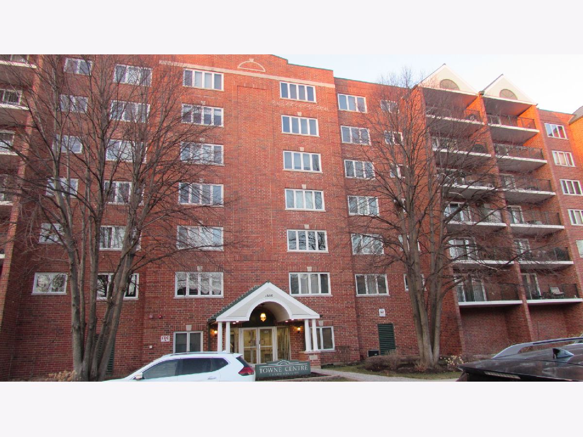 Condominiums Sold Towne Centre Des Plaines Illinois, 1600 Thacker