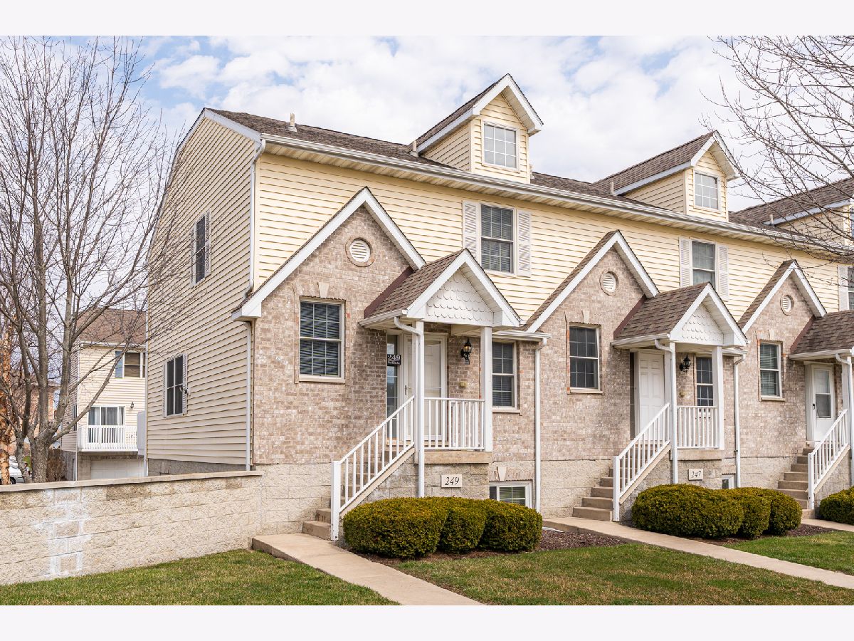 Townhomes Sold Coventry Townhomes Cortland Illinois, 249 Klein