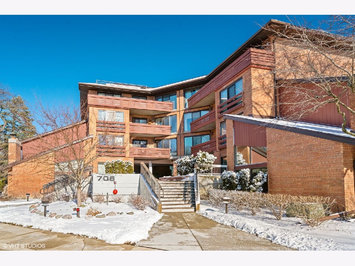 Condos & Townhomes Sold Orchard Glen Glenview Illinois, 706 Waukegan