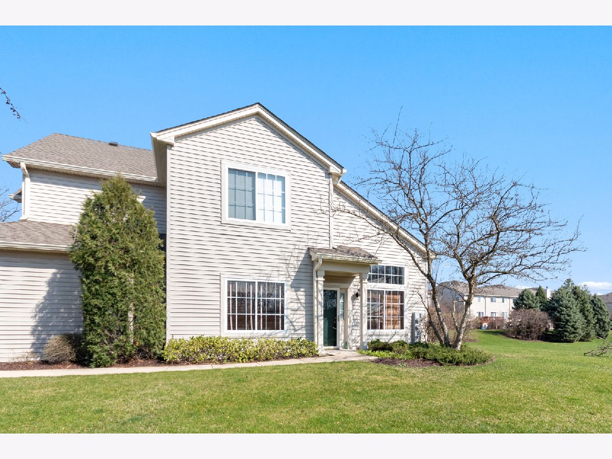 Townhomes Sold Abington Woods Aurora Illinois, 400 Abington Woods